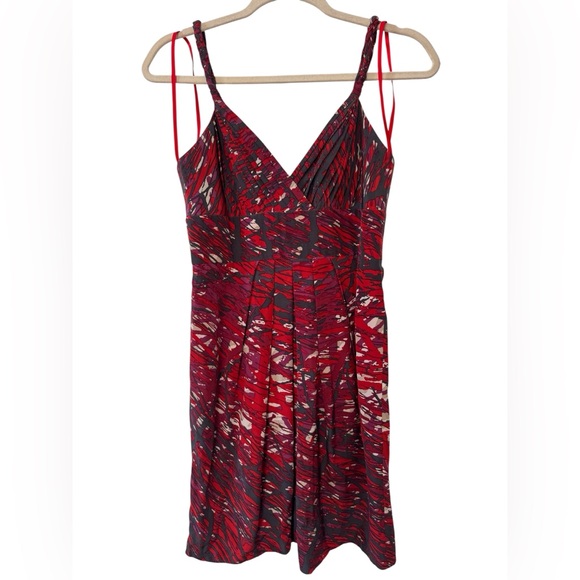 BCBGMaxAzria Dresses & Skirts - BCBGMaxAzria Red Black White Abstract Dress Size 4 Back Zipper Spaghetti Straps
